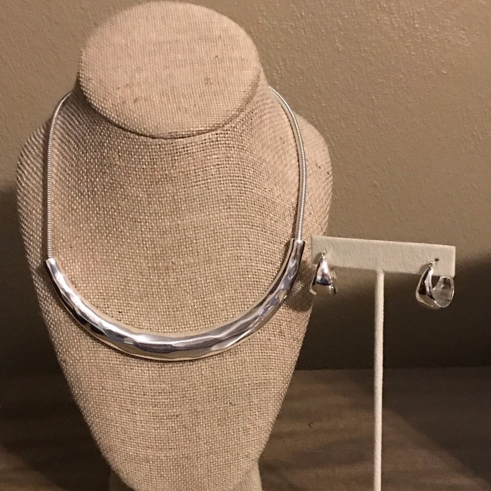 La Lune necklace and bracelet set